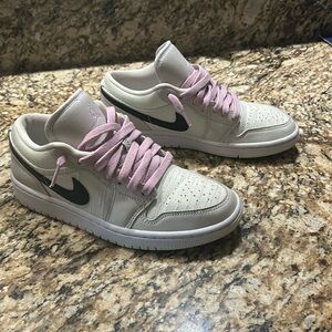 Jordan Low Barely Green, like new